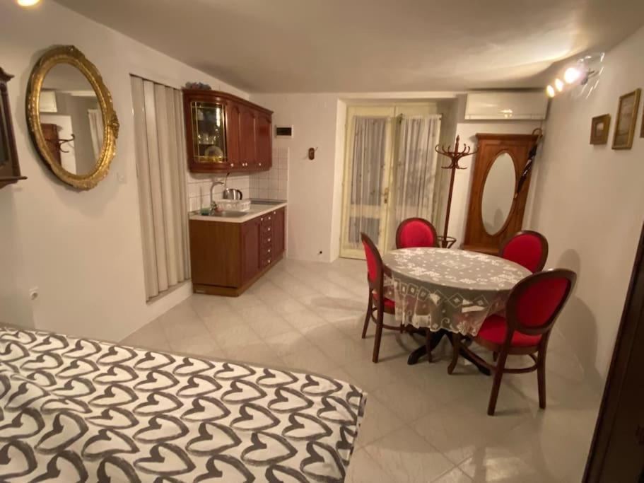 'Round The Corner Apartment Piran Luaran gambar